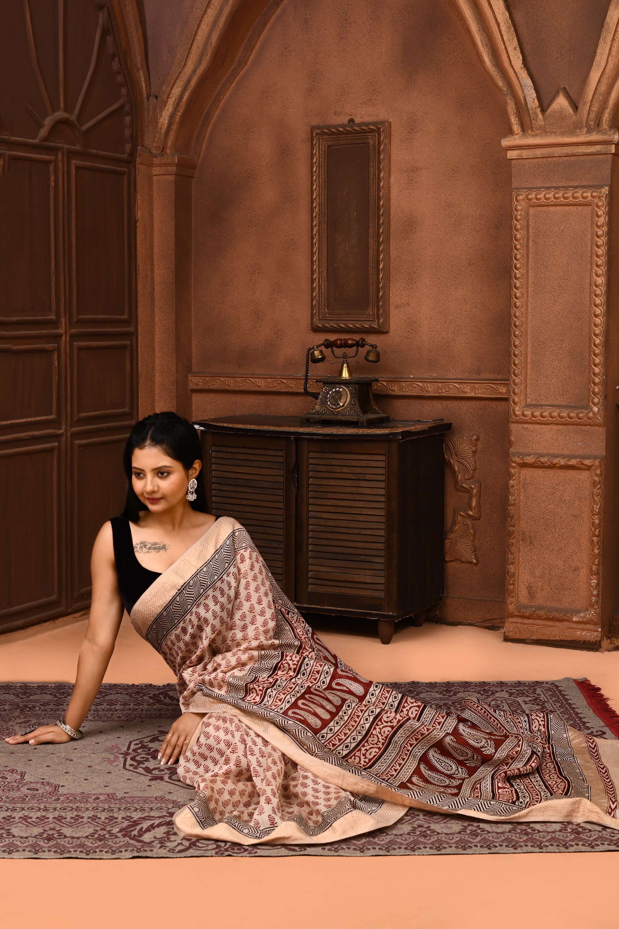 Maheshwari cross border bagh print saree in off-white