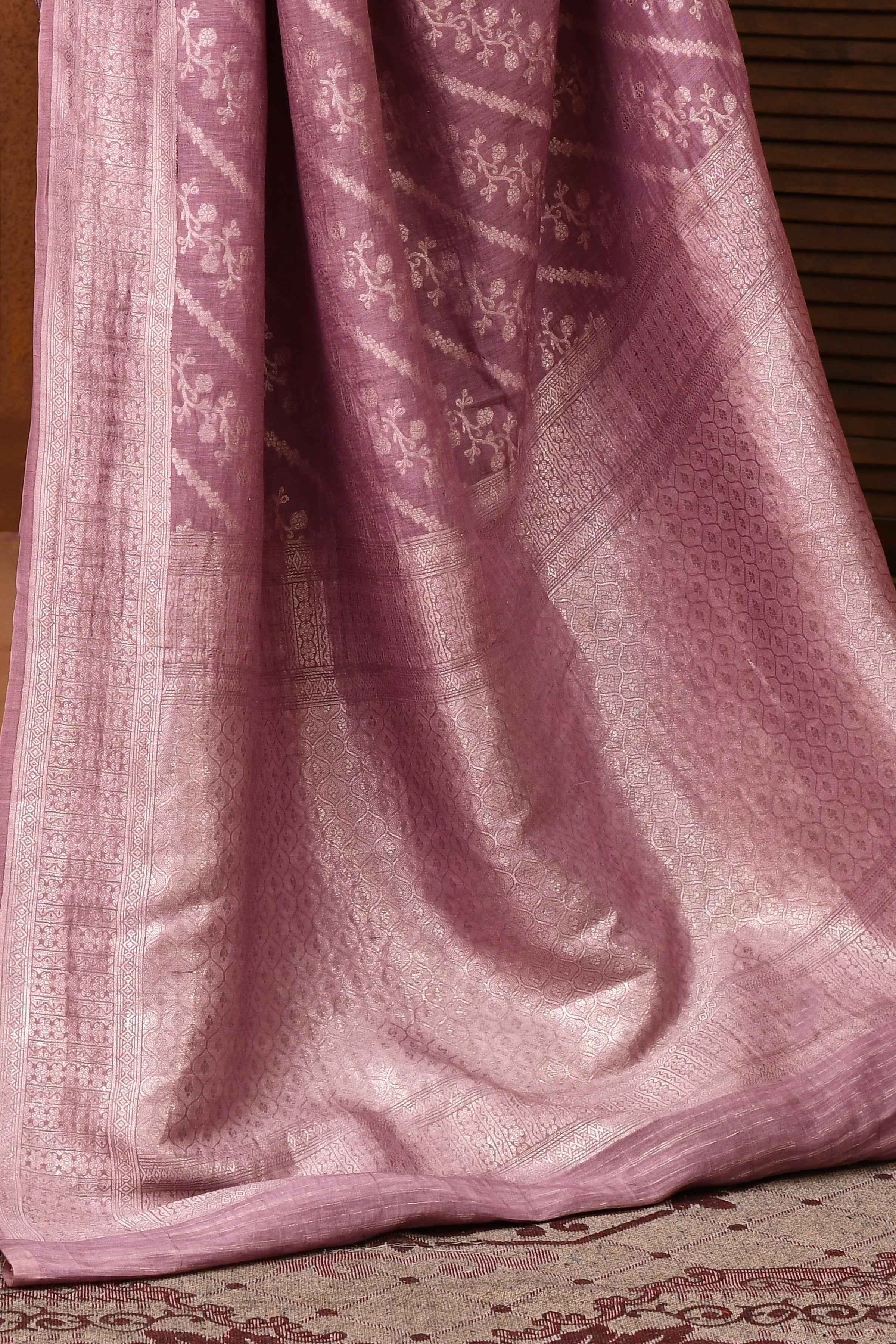 Pure Linen Georgette handloom Banarasi saree with silver zari kadwa weaving-Mauve