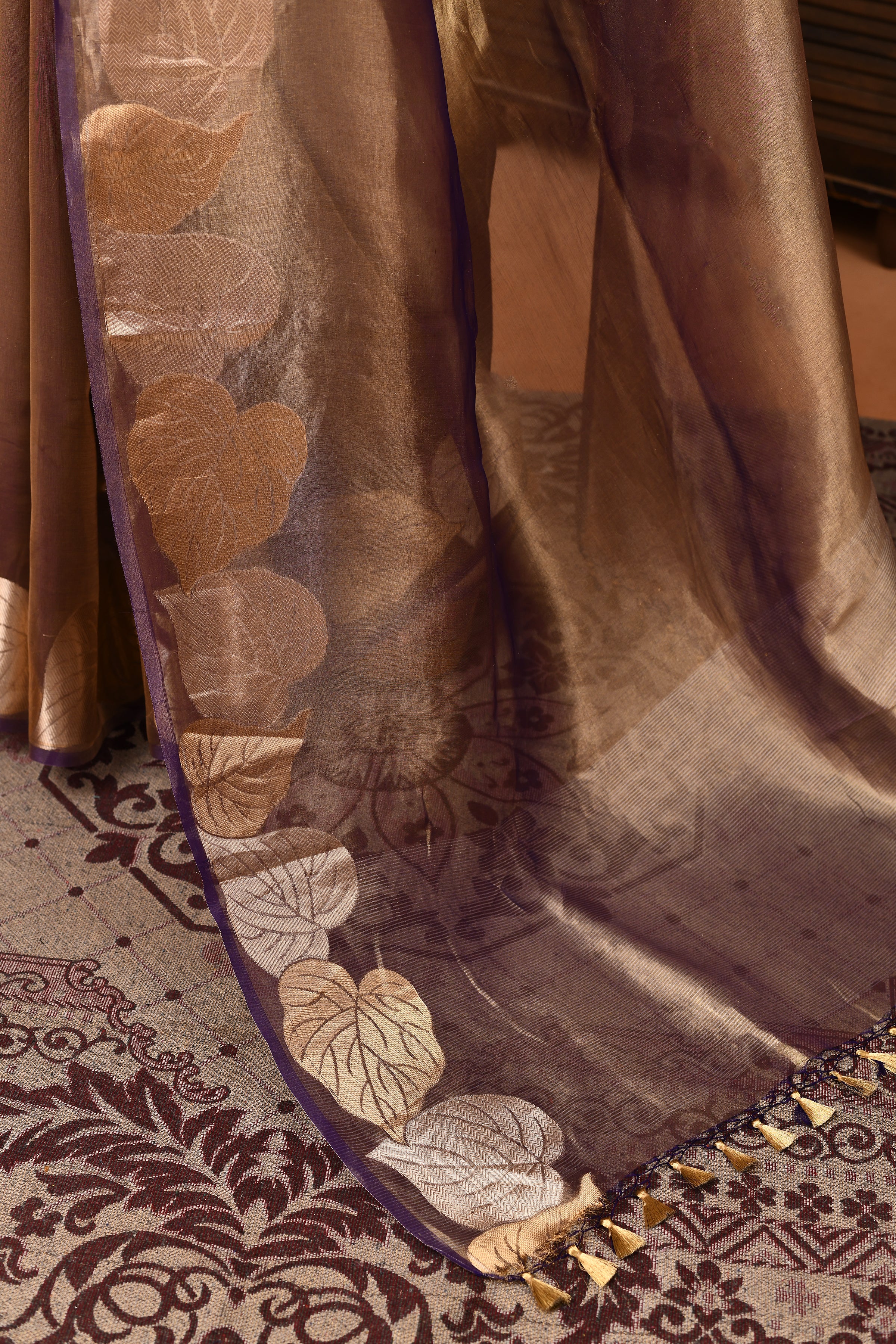 Banarasi tissue silk saree with leaf pattern woven border-Purple