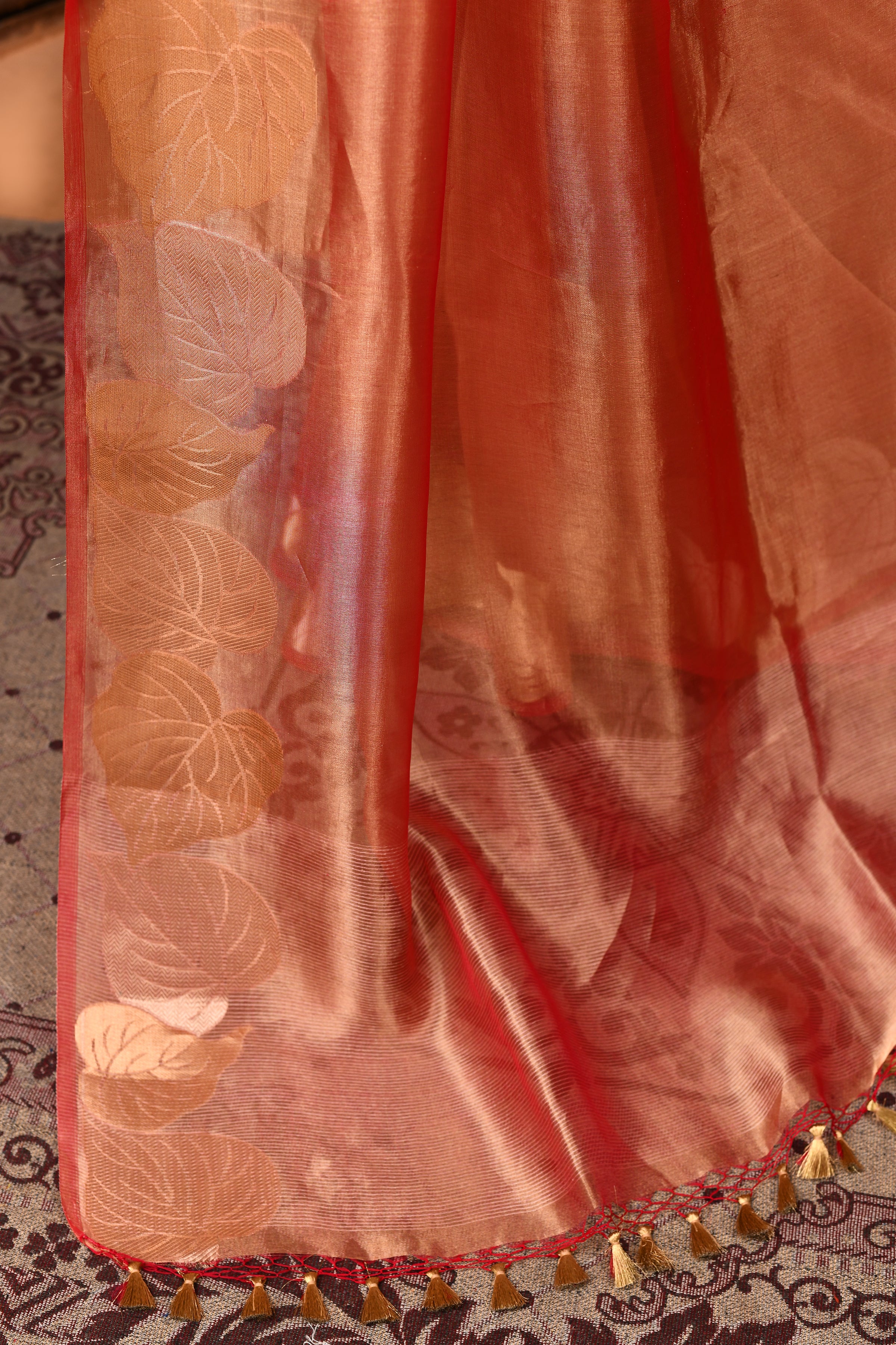 Banarasi tissue silk saree with leaf pattern woven border-Magenta