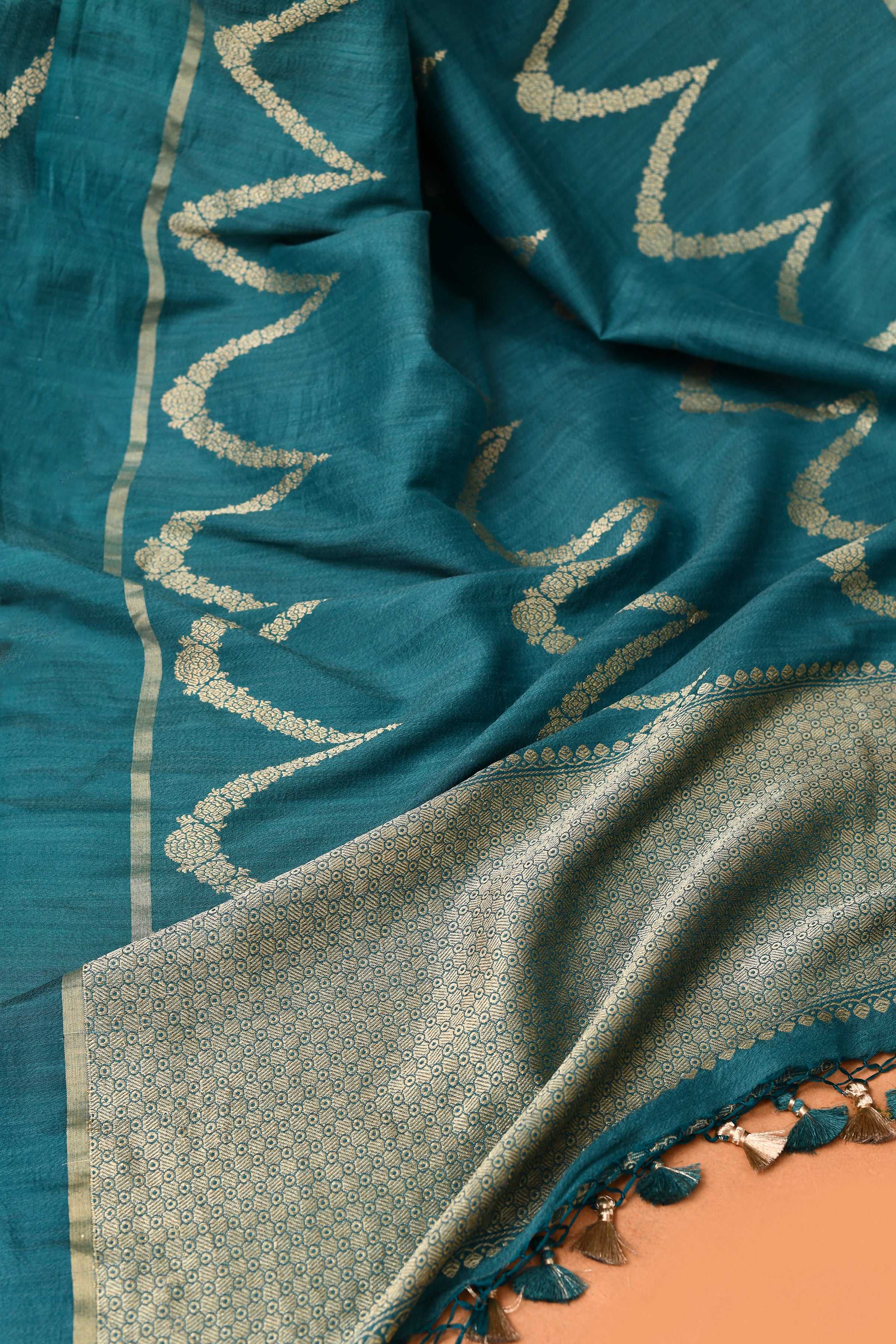 Pure handloom tussar silk Banarasi saree with kadwa weaving-Teal blue