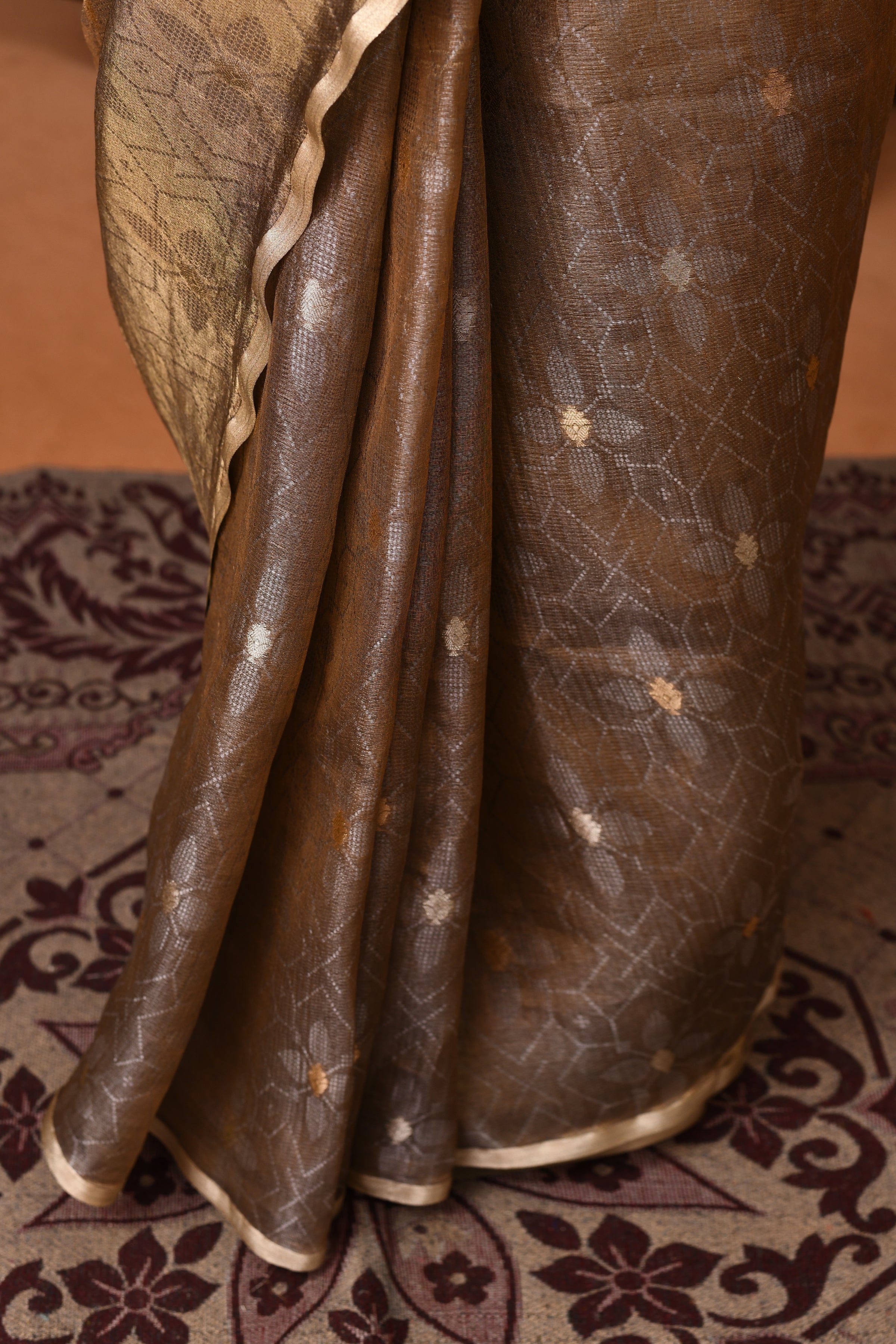 Banarasi tissue silk saree with kadwa weaving-Grey