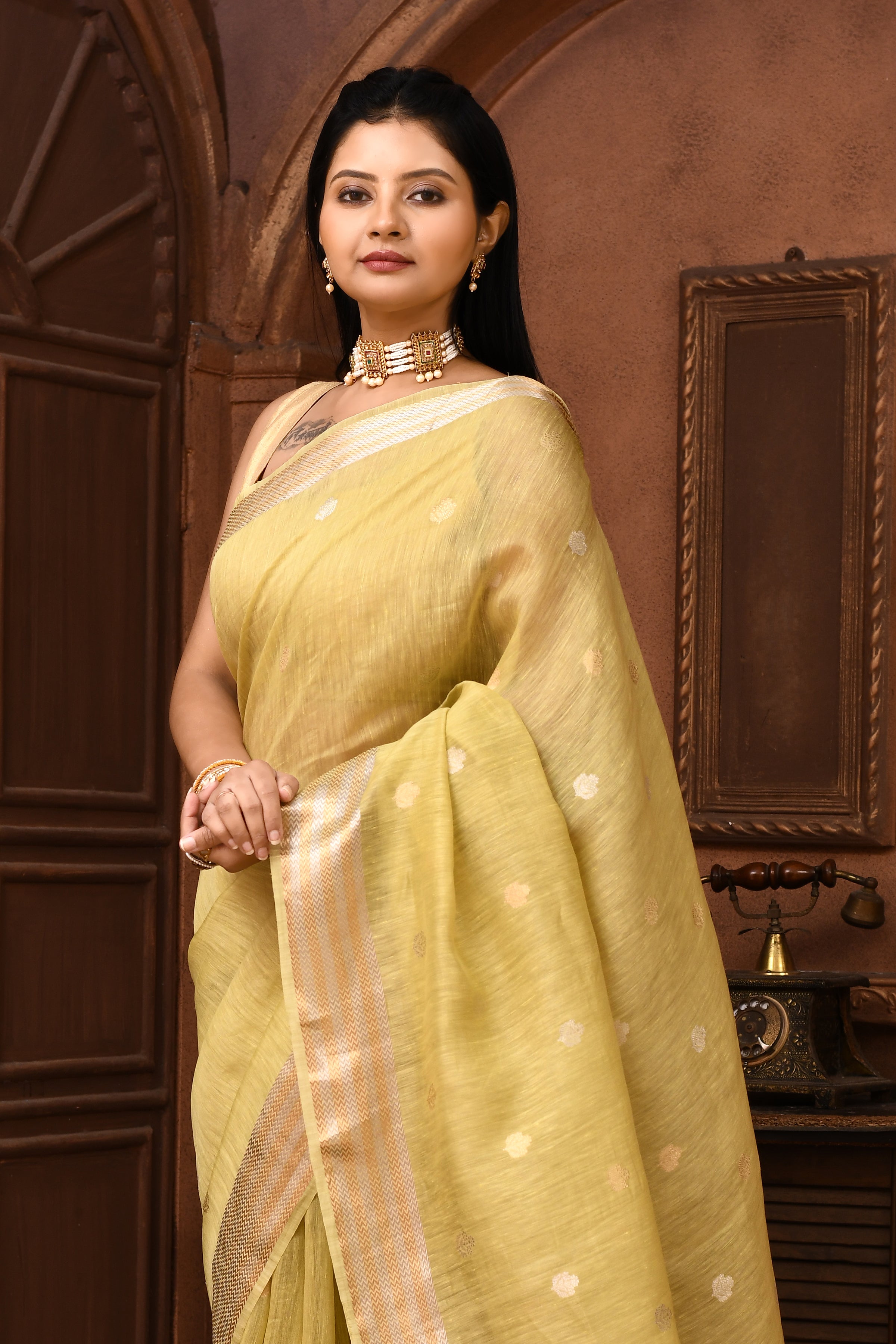 Pure tussar linen Handloom Banarasi saree with kadwa weaving-Lime green