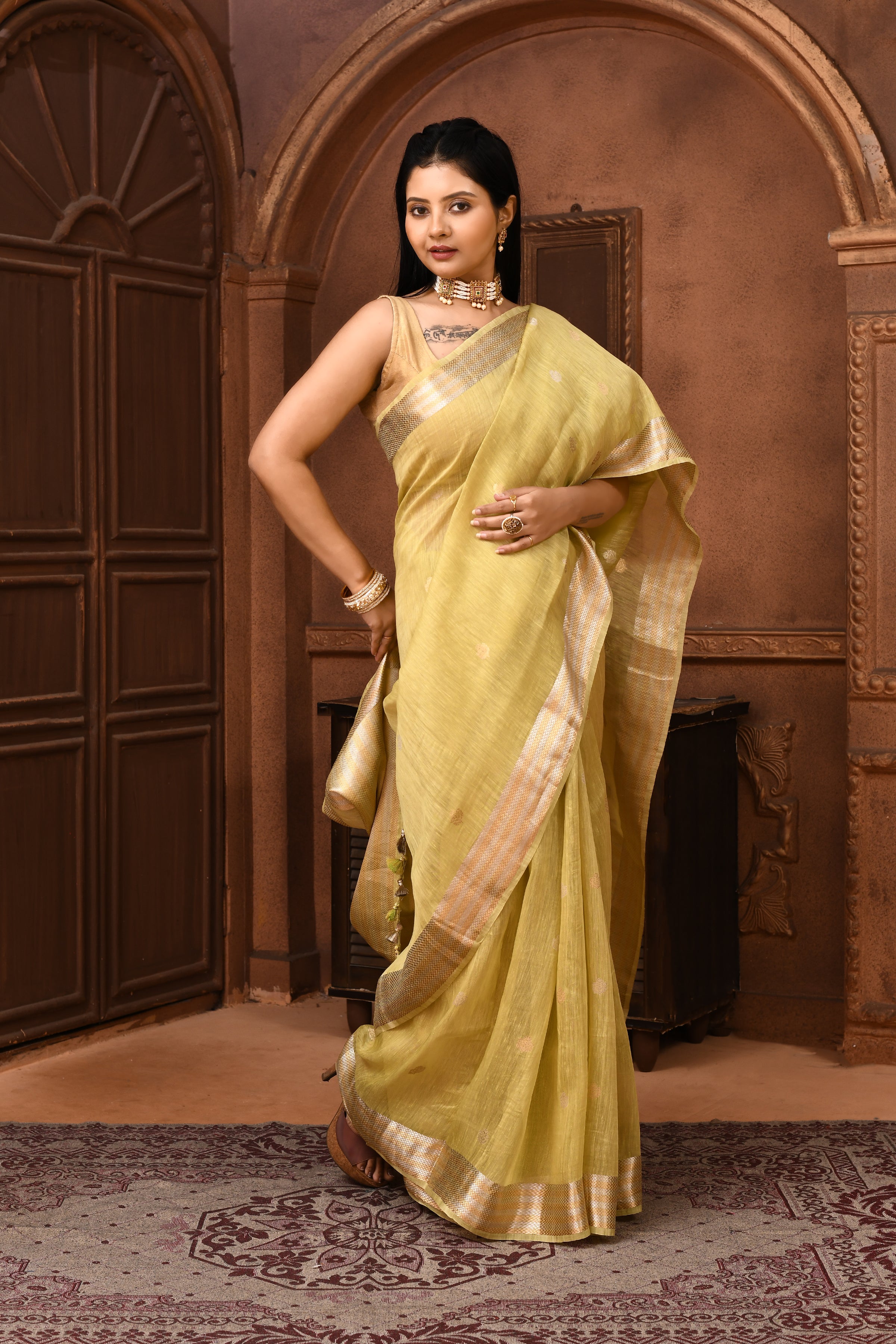 Pure tussar linen Handloom Banarasi saree with kadwa weaving-Lime green