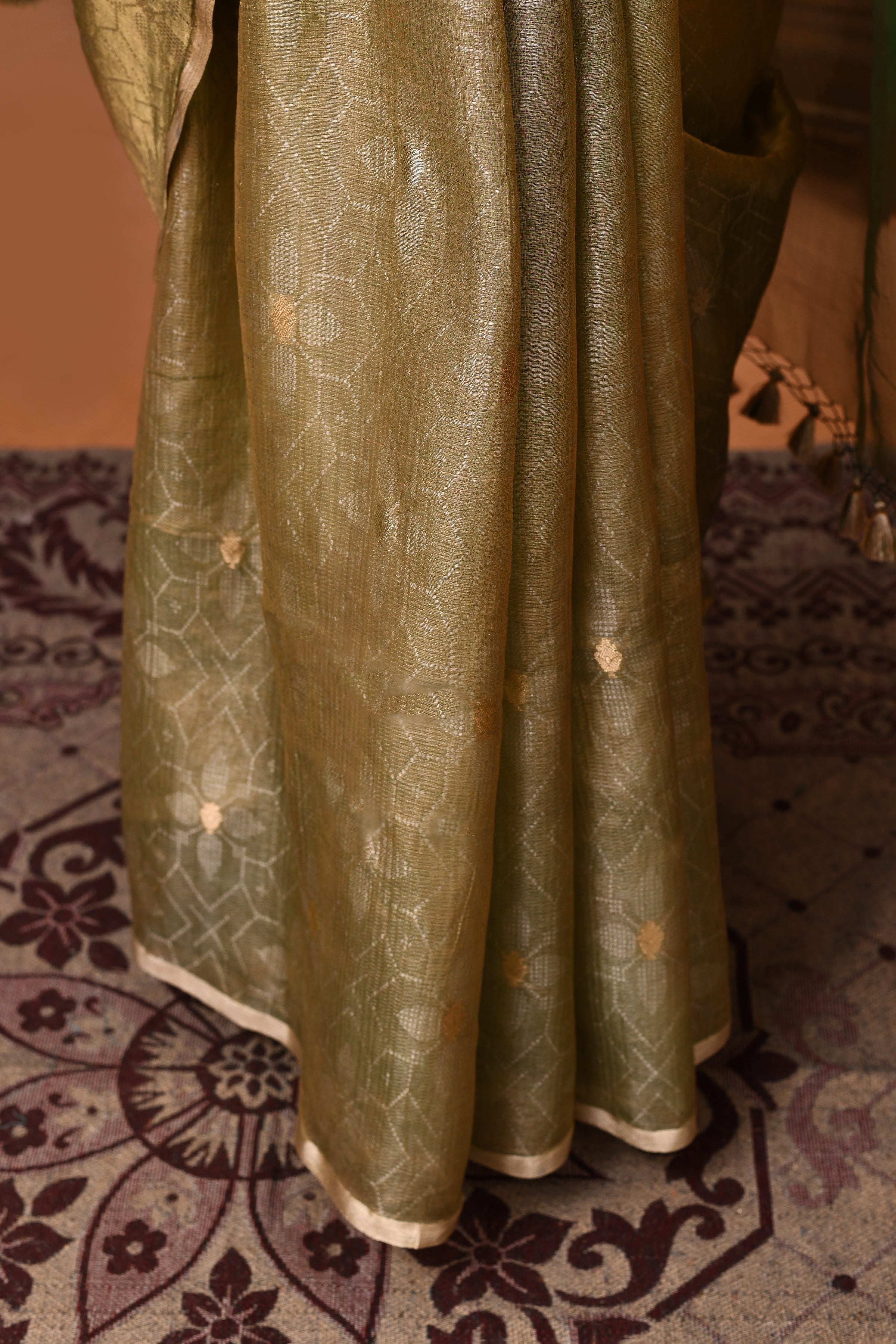 Banarasi tissue silk saree with kadwa weaving-Olive green