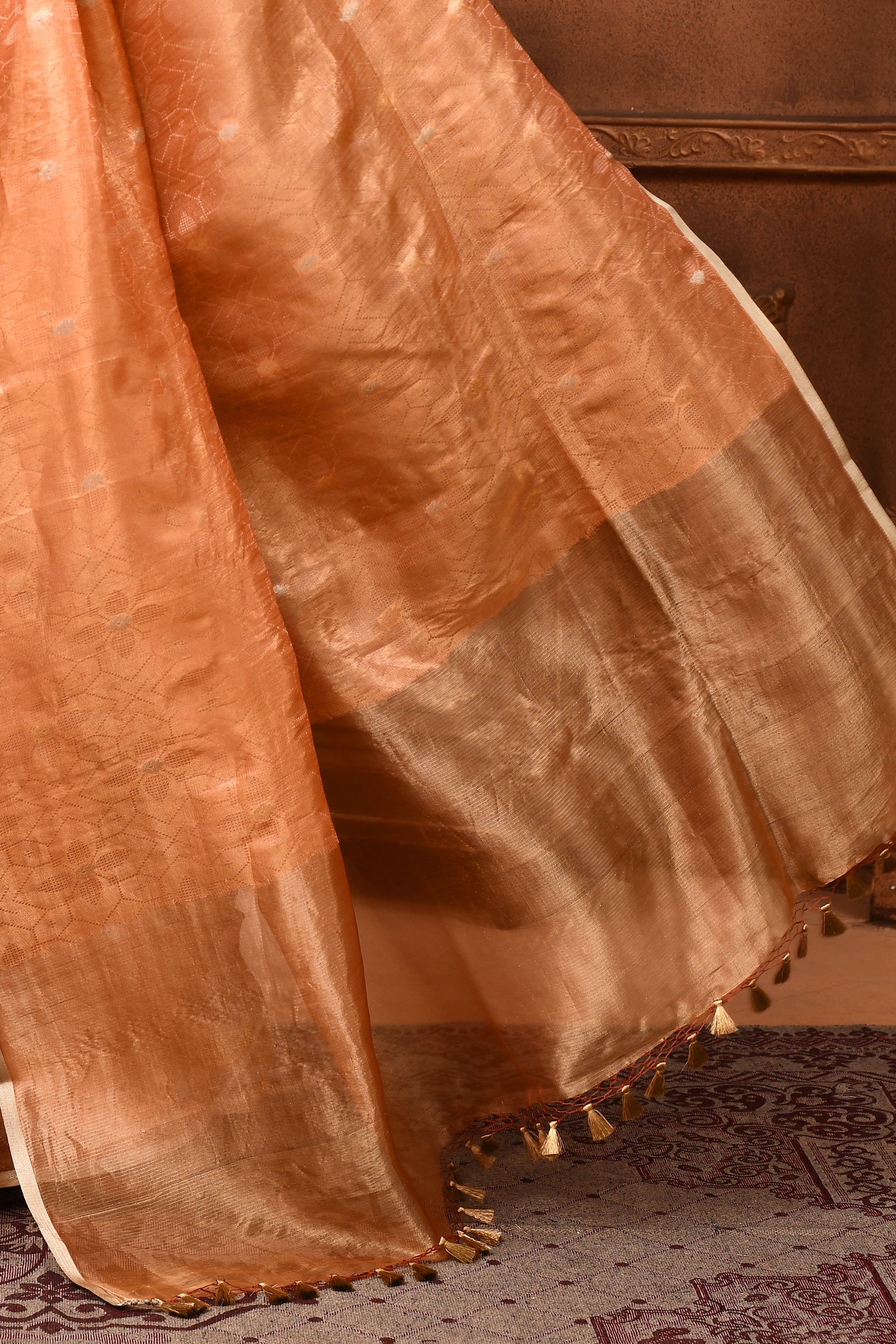 Banarasi tissue silk saree with kadwa weaving-Peach