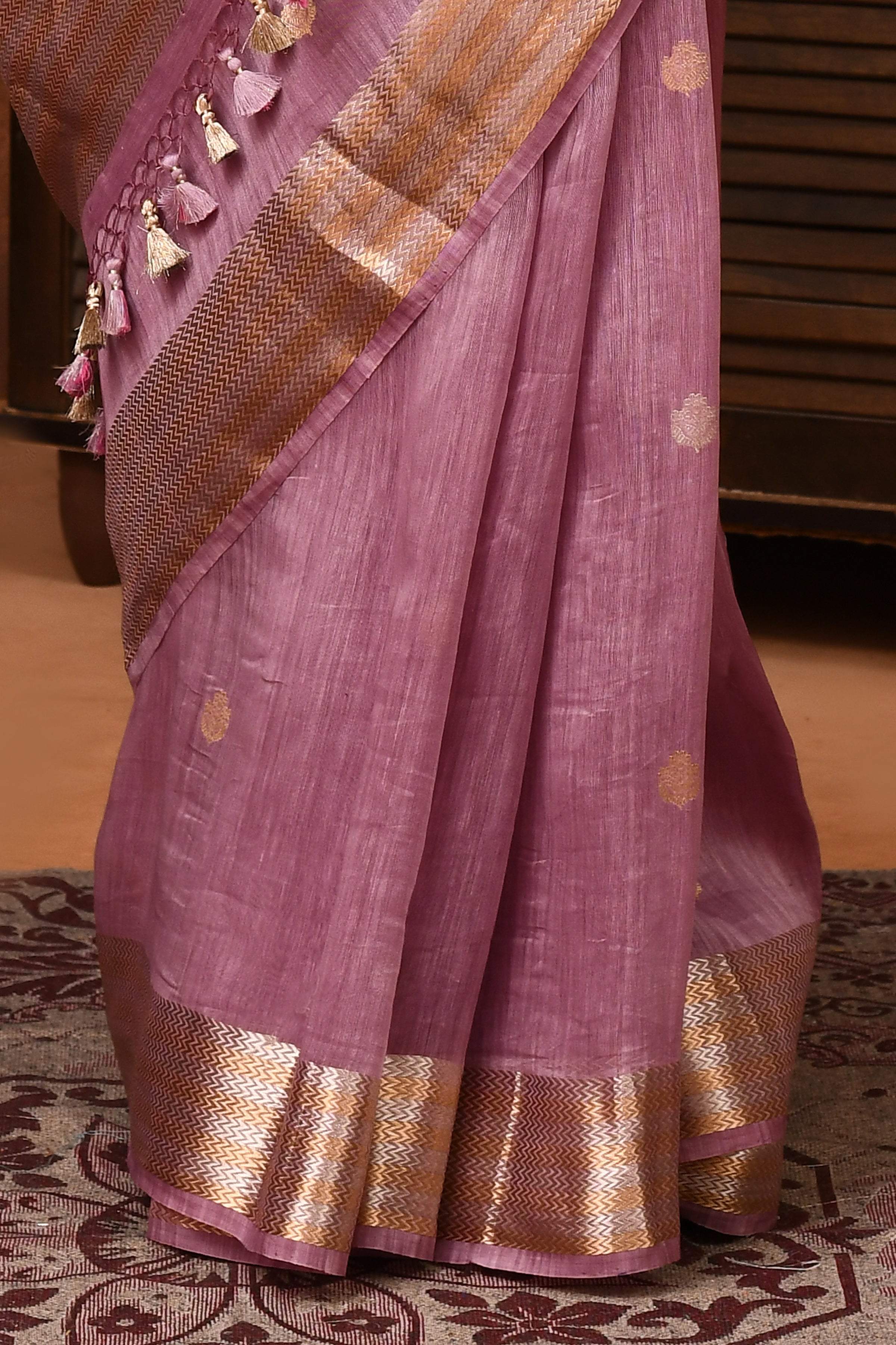 Pure tussar linen Handloom Banarasi saree with kadwa weaving-Lilac
