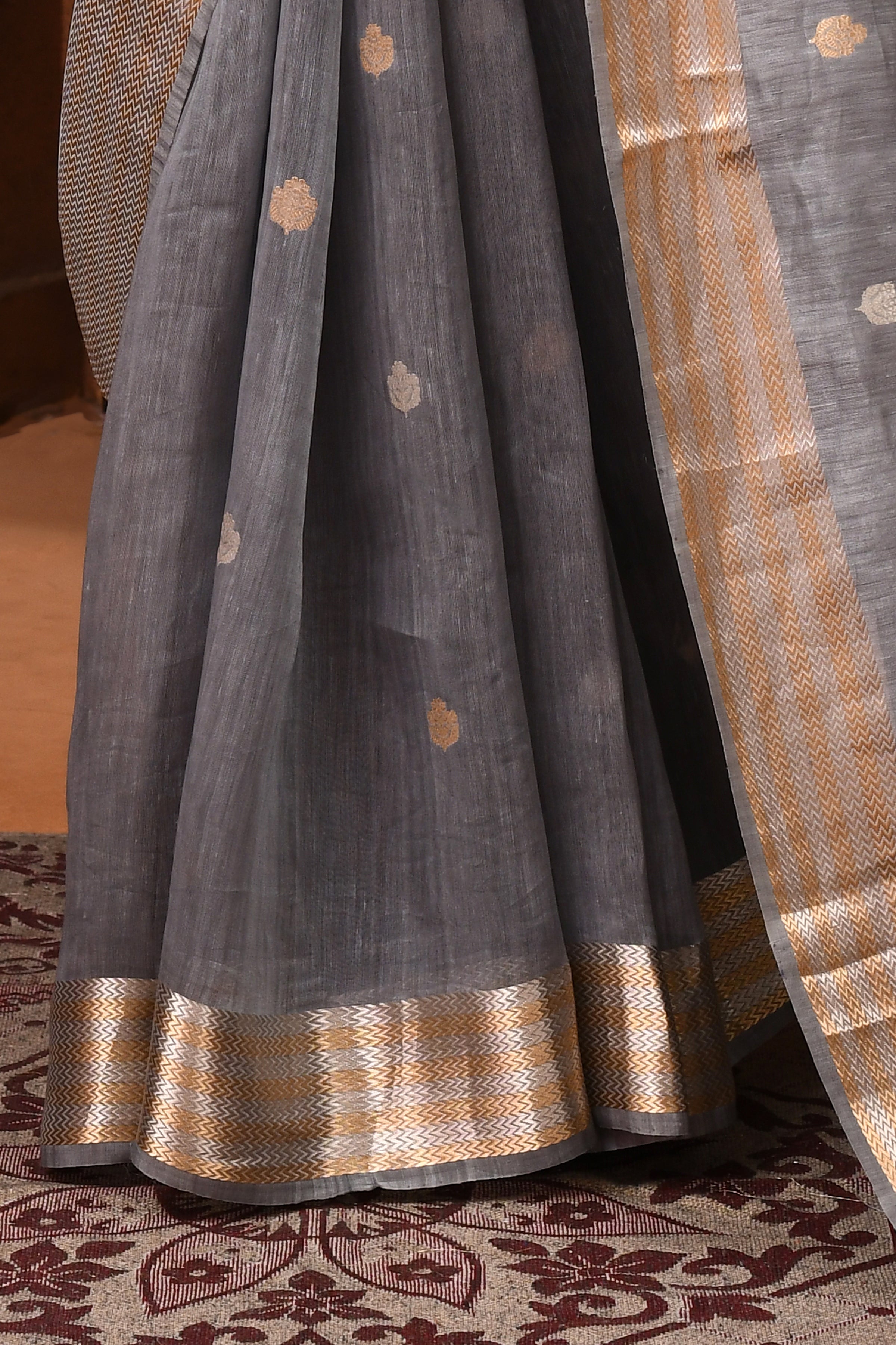 Pure tussar linen Handloom Banarasi saree with kadwa weaving-steel grey