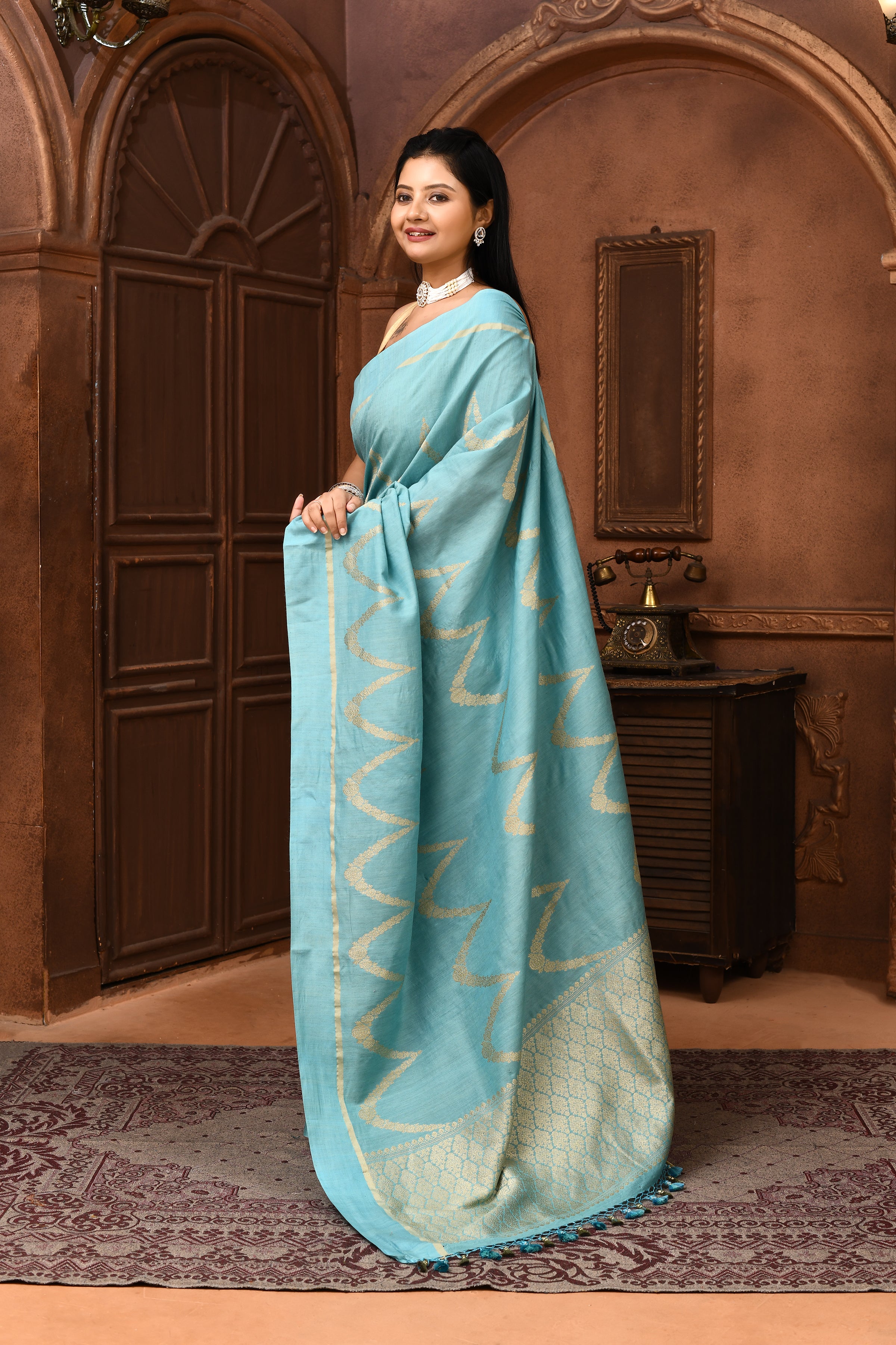 Pure handloom tussar silk Banarasi saree with kadwa weaving-Ice blue