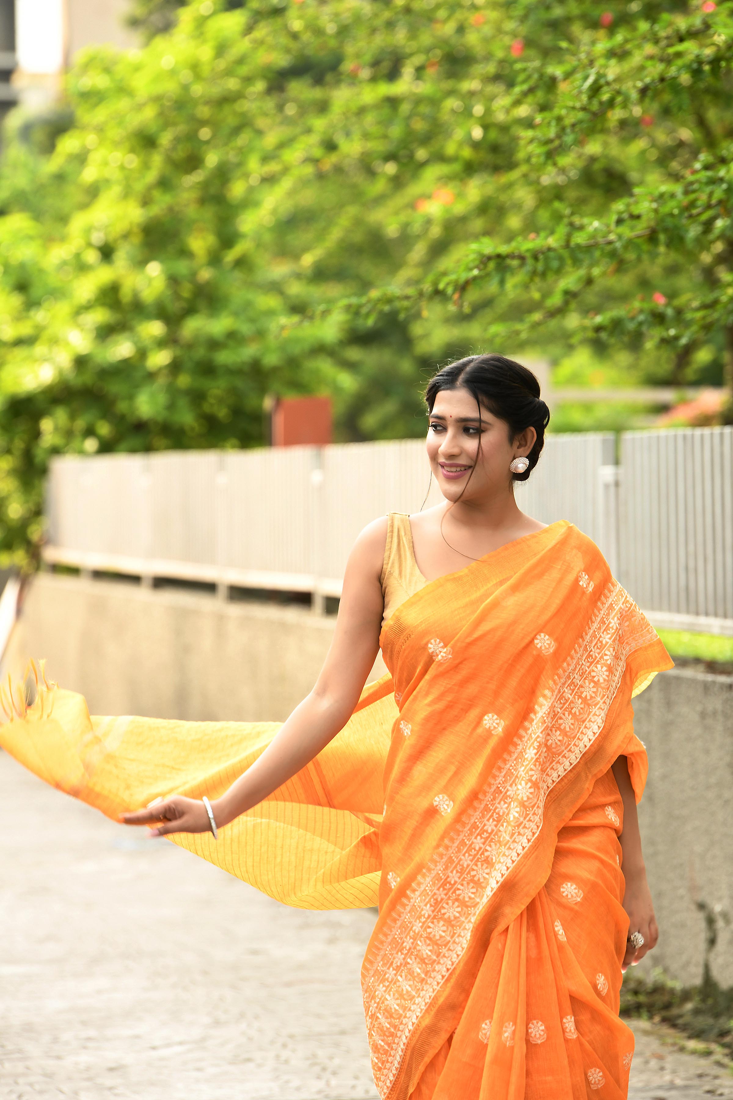 Pure handloom linen tussar saree with embroidery-Dark orange