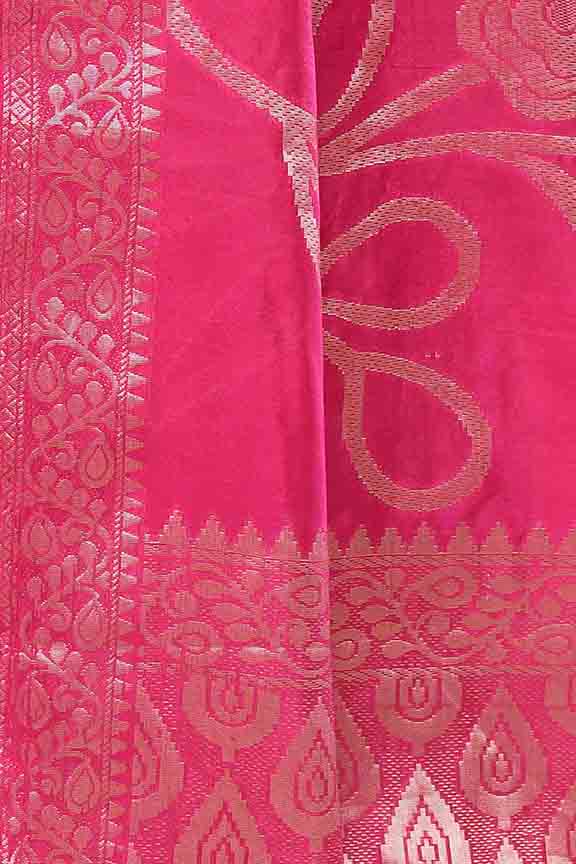 Banarasi woven soft silk saree with floral pattern motifs in gold zari - Fuchsia pink