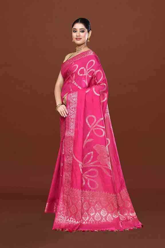 Banarasi woven soft silk saree with floral pattern motifs in gold zari - Fuchsia pink