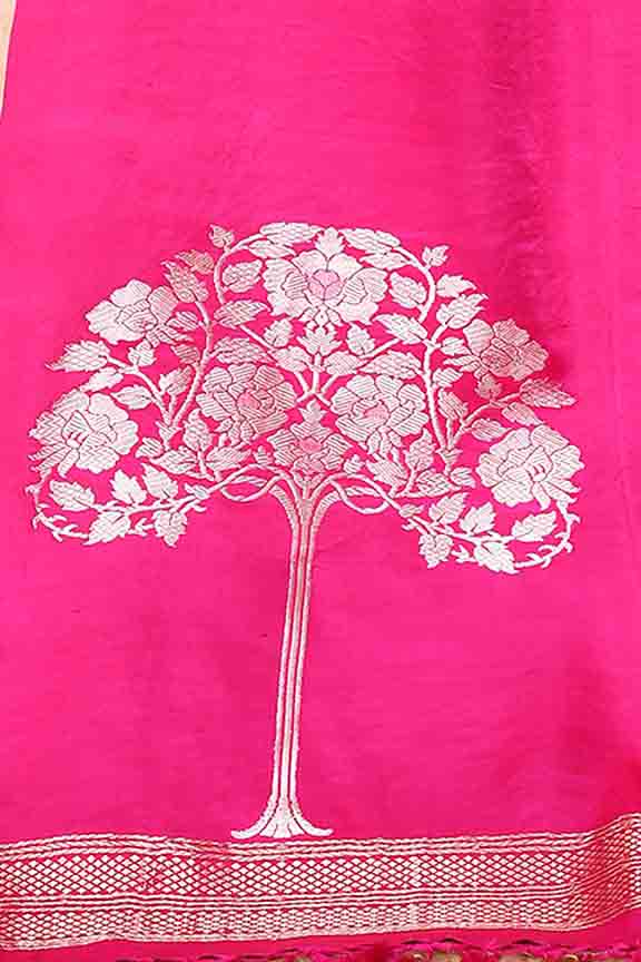 Pure handloom mashru silk plain saree with narrow golden border, woven pallu and blouse-Fuchsia pink