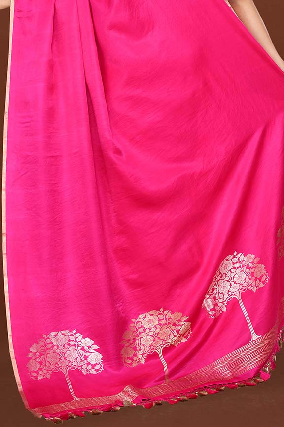 Pure handloom mashru silk plain saree with narrow golden border, woven pallu and blouse-Fuchsia pink