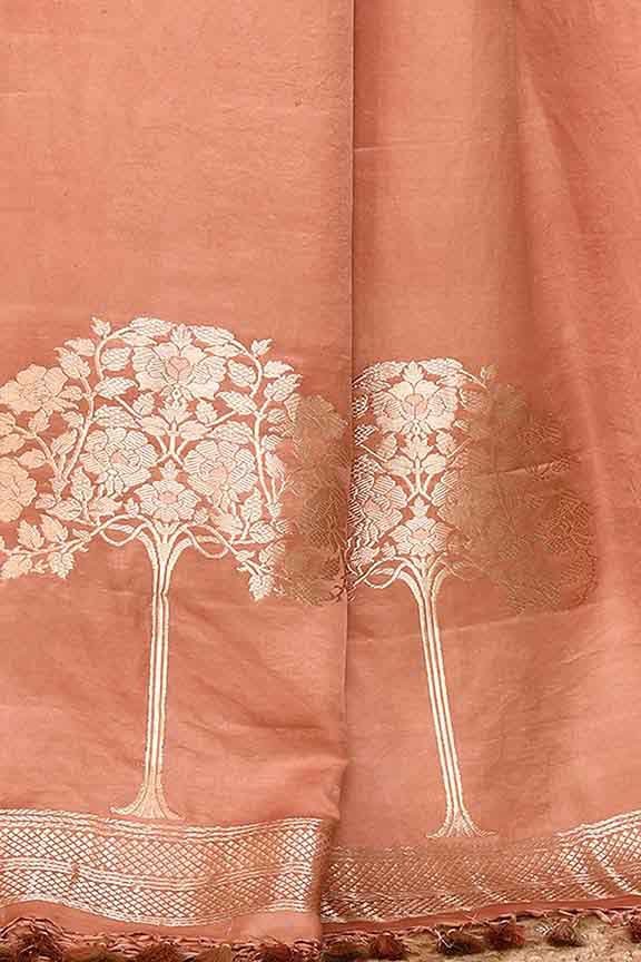 Pure handloom mashru silk plain saree with narrow golden border, woven pallu and blouse-Light Peach