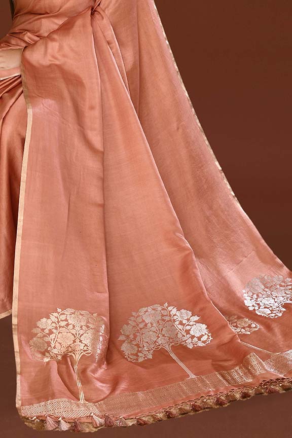 Pure handloom mashru silk plain saree with narrow golden border, woven pallu and blouse-Light Peach