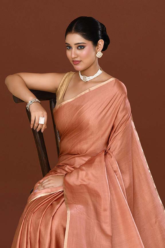 Pure handloom mashru silk plain saree with narrow golden border, woven pallu and blouse-Light Peach
