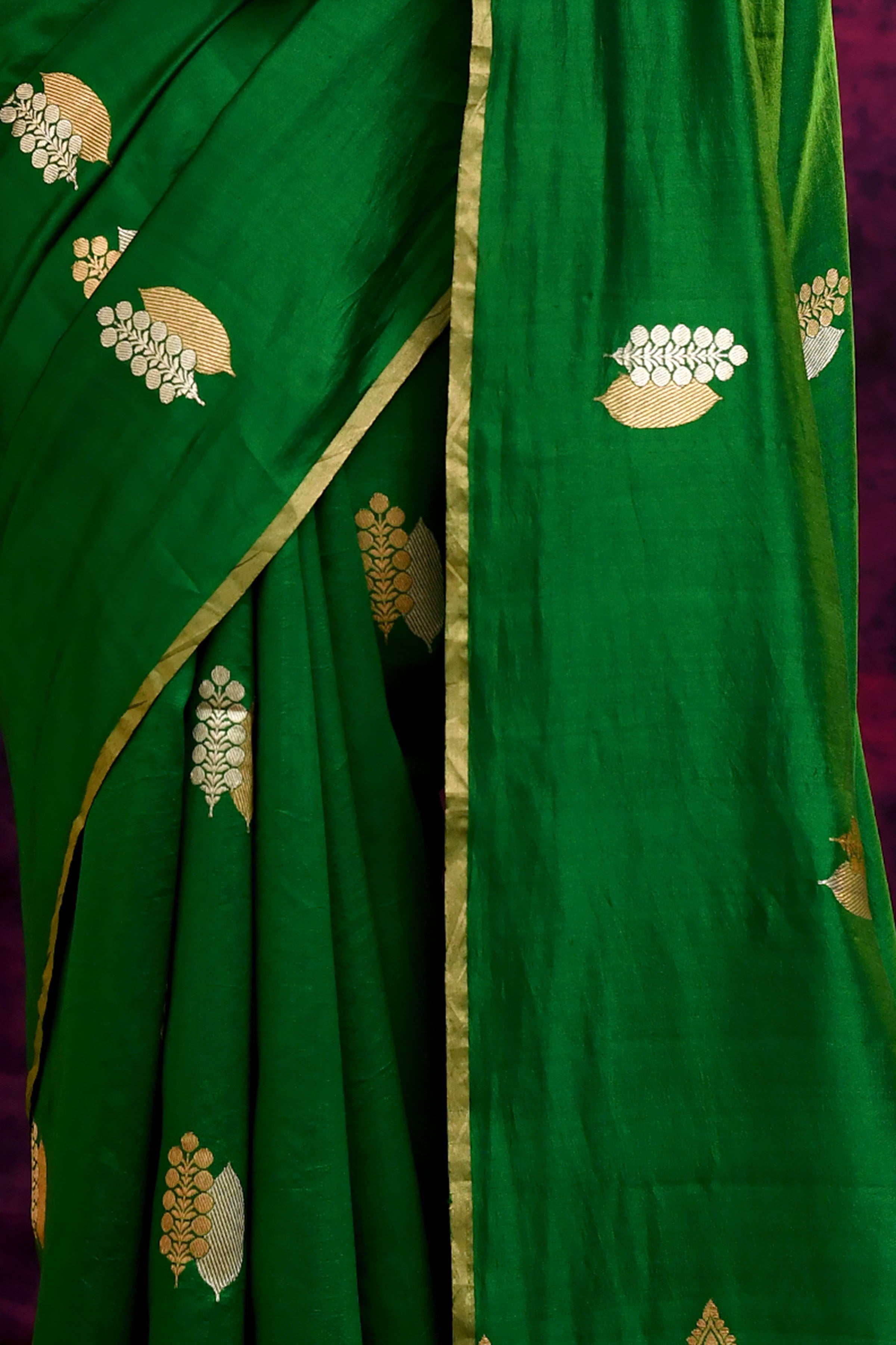 Pure Munga Silk Saree with Tree & Leaf Motifs – Bottle Green