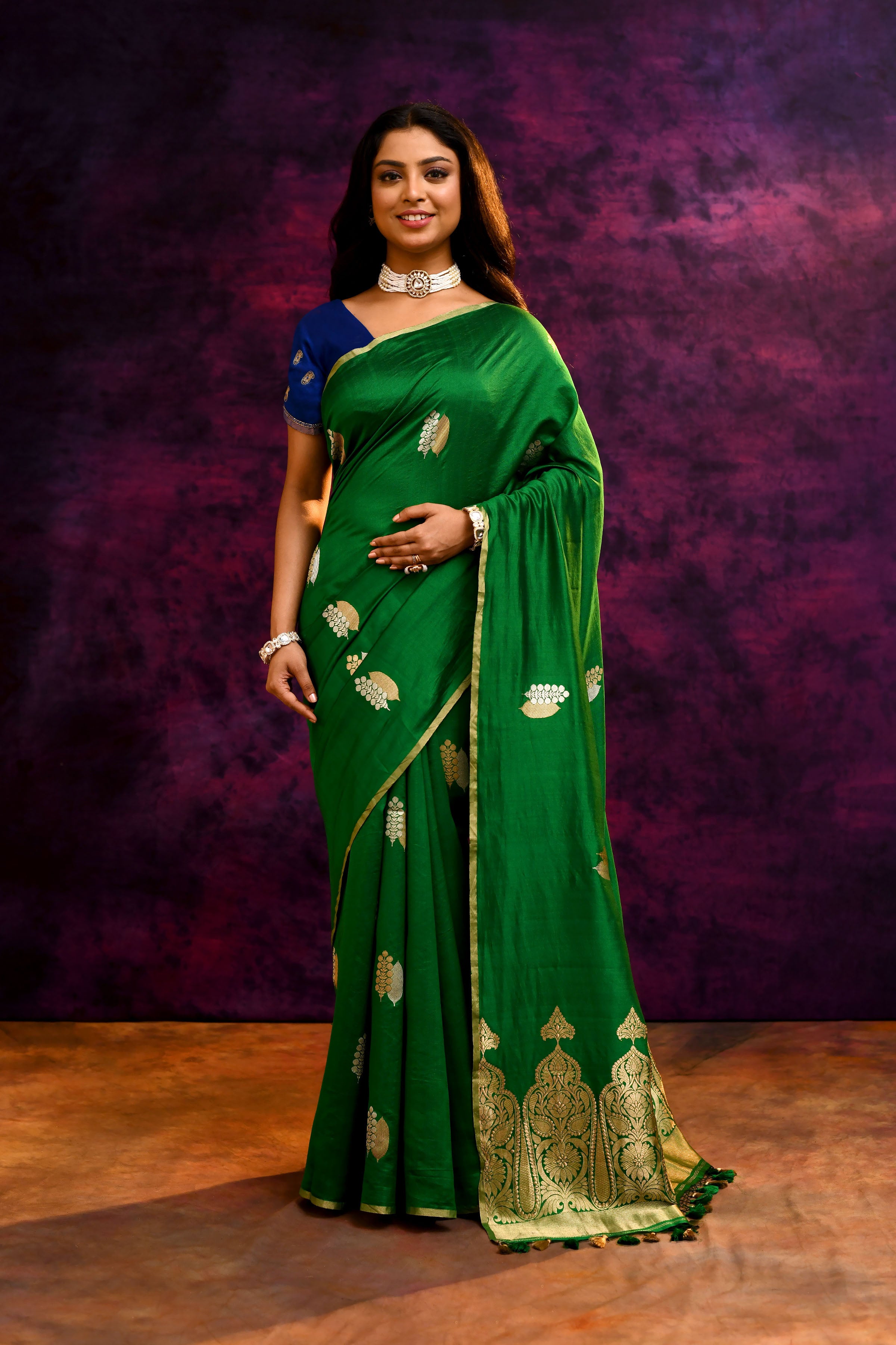 Pure Munga Silk Saree with Tree & Leaf Motifs – Bottle Green