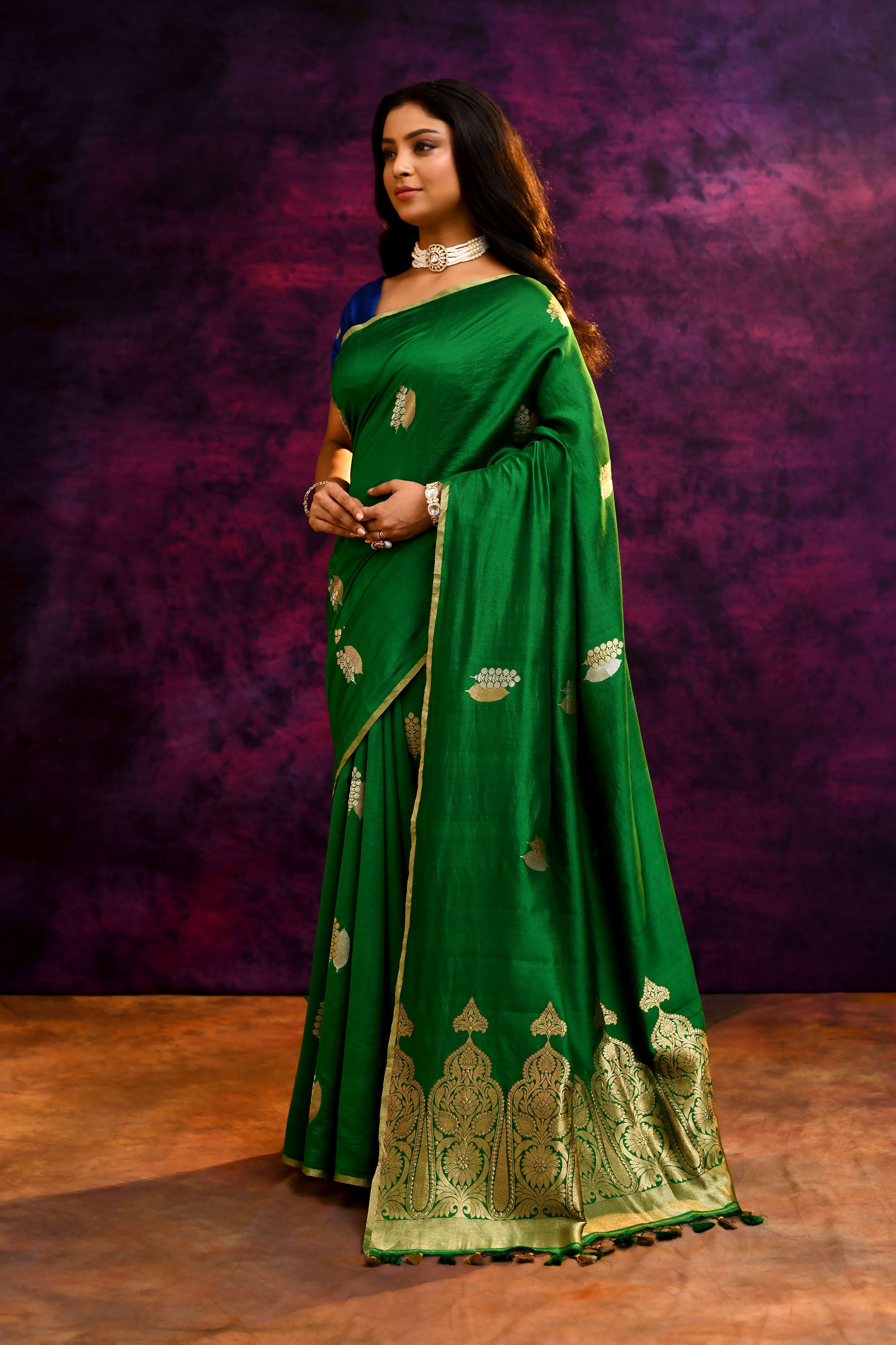 Pure Munga Silk Saree with Tree & Leaf Motifs – Bottle Green