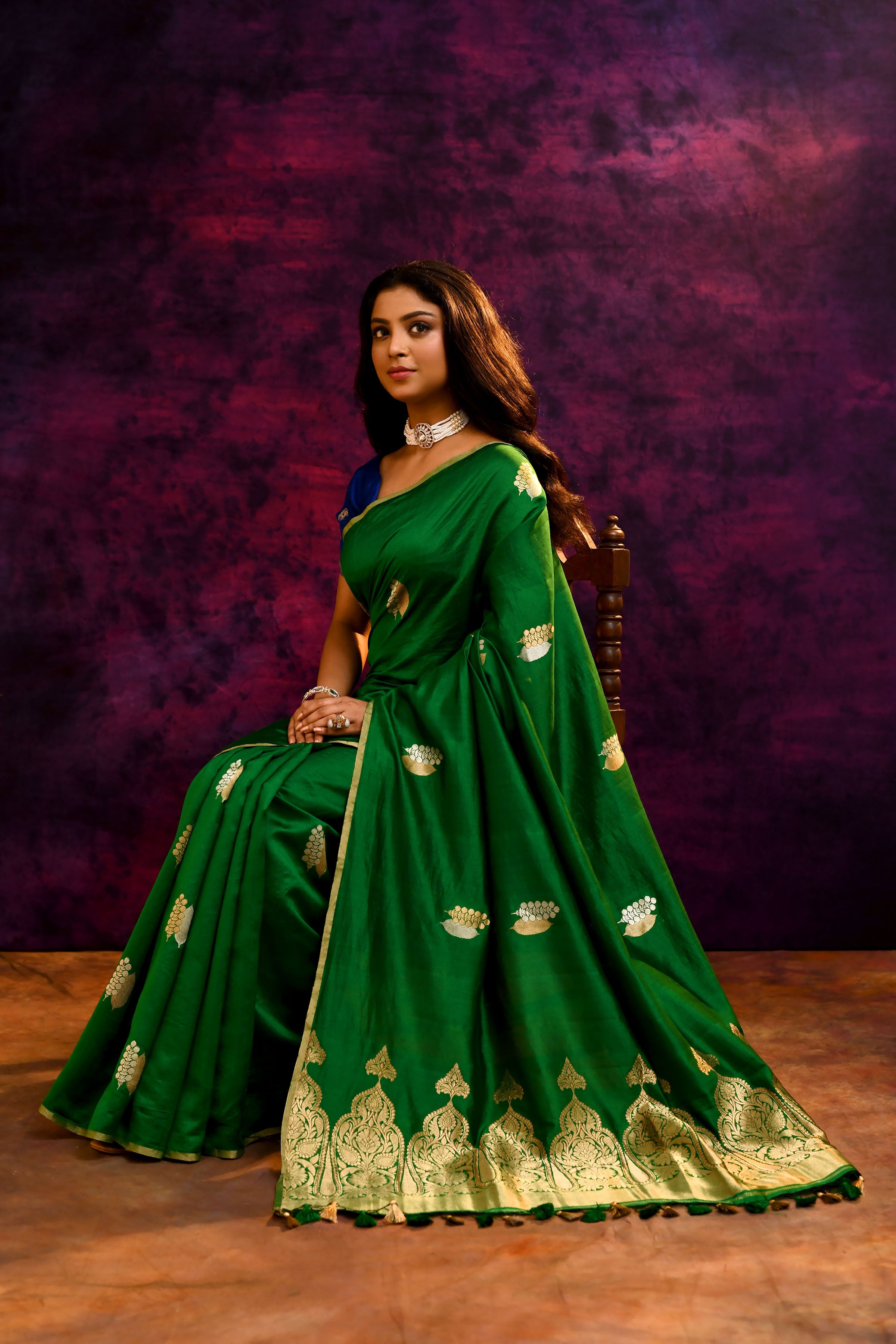 Pure Munga Silk Saree with Tree & Leaf Motifs – Bottle Green