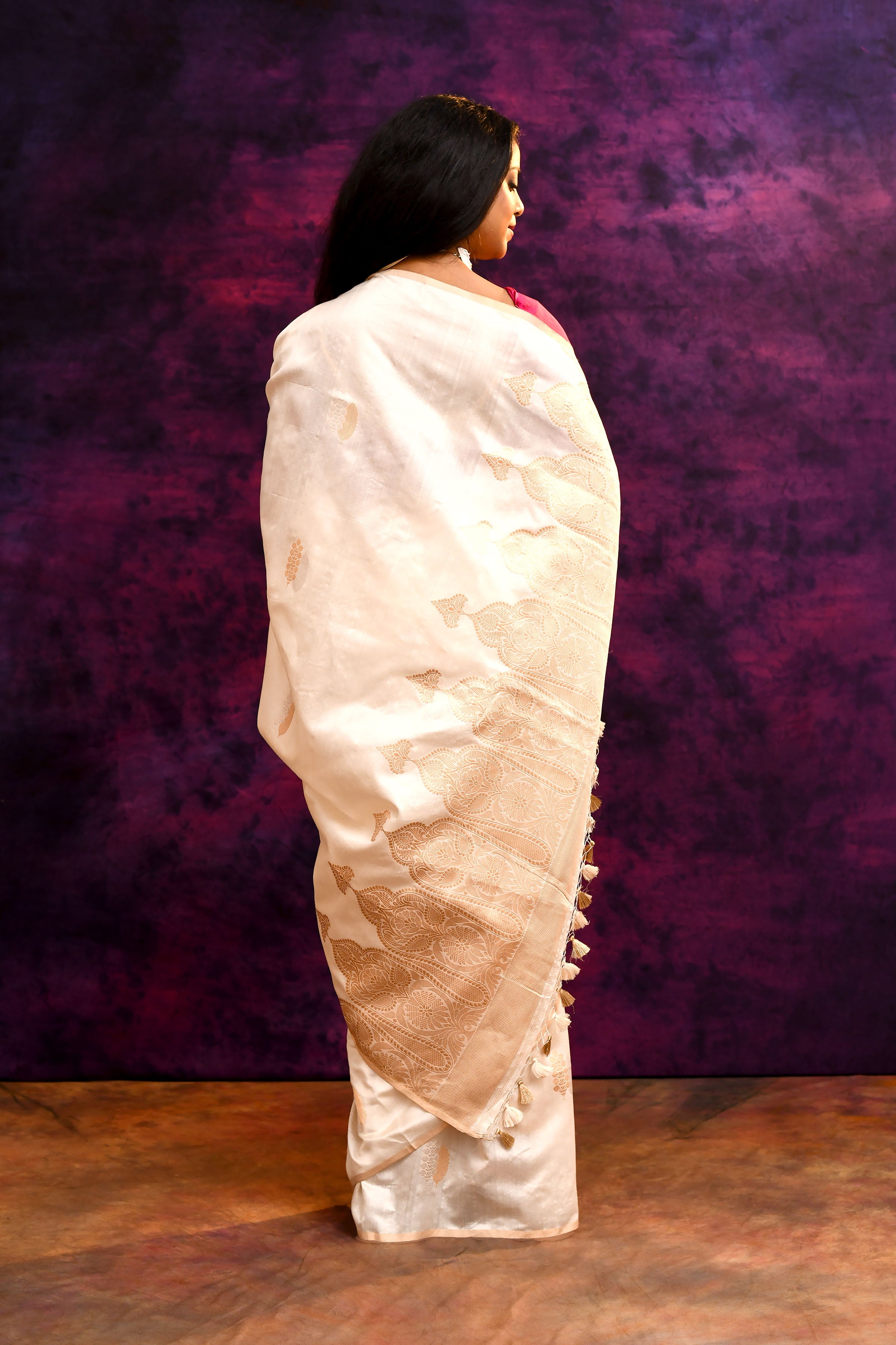 Pure Munga Silk Saree with Tree & Leaf Motifs – Off White