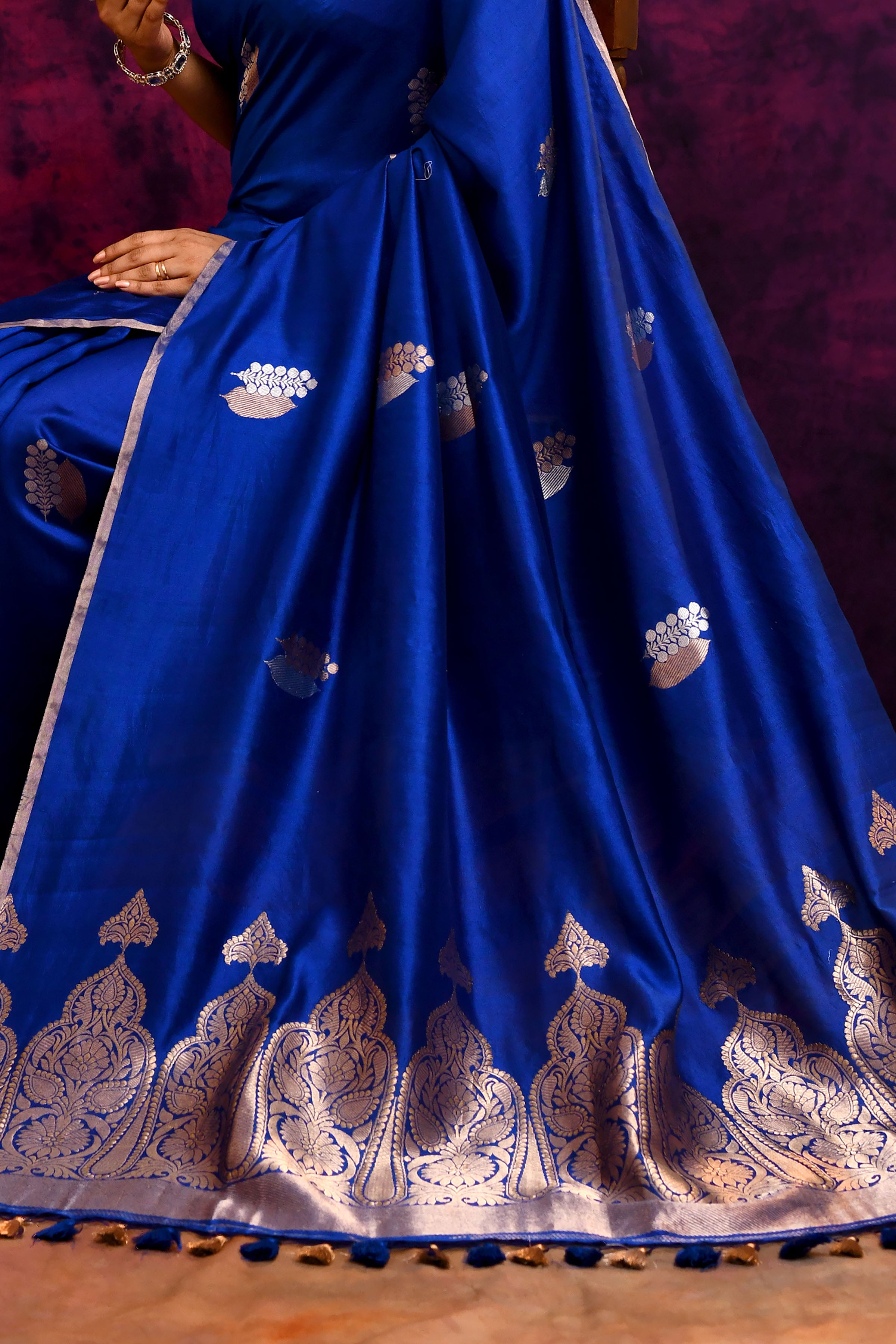 Pure Munga Silk Saree with Tree & Leaf Motifs – Royal Blue