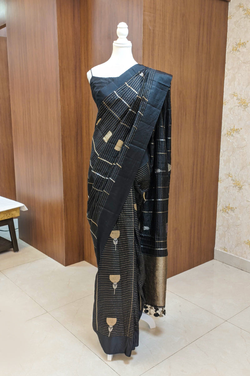 Pure Katan silk kadwa Banarasi saree with golden zari checks & floral motifs border-black