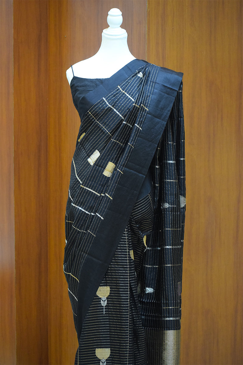 Pure Katan silk kadwa Banarasi saree with golden zari checks & floral motifs border-black