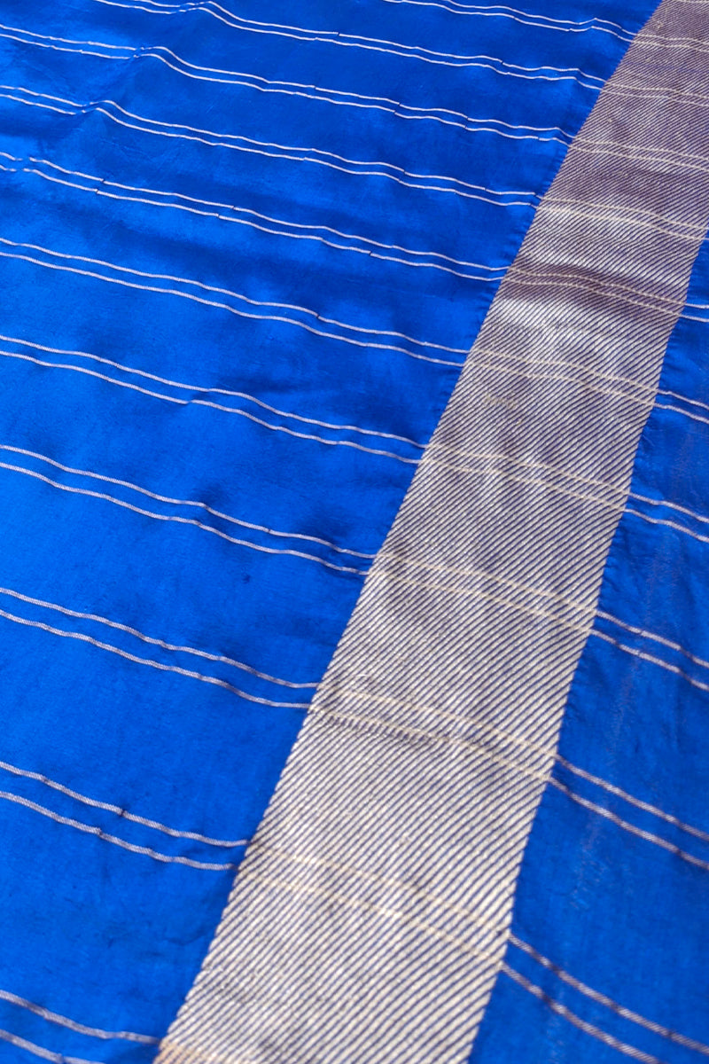 Pure Katan silk kadwa Banarasi saree with golden zari checks & floral motifs border-Royal Blue